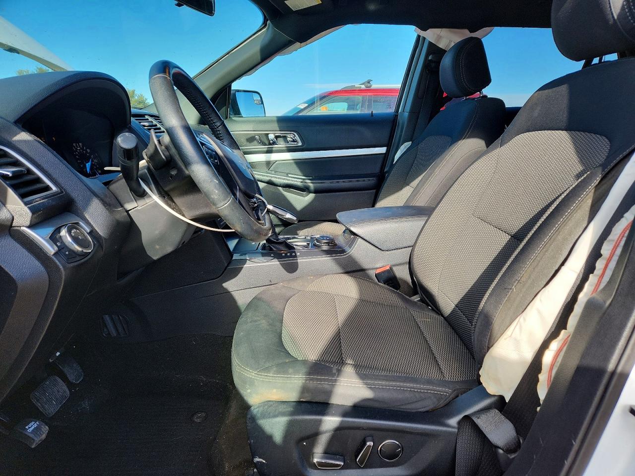 2017 FORD EXPLORER XLT photo 7