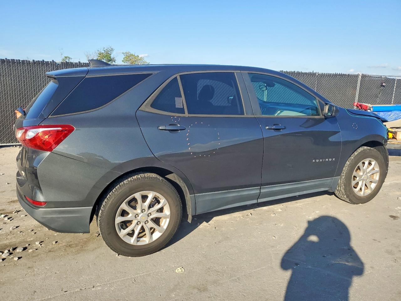 2021 CHEVROLET EQUINOX LS photo 3
