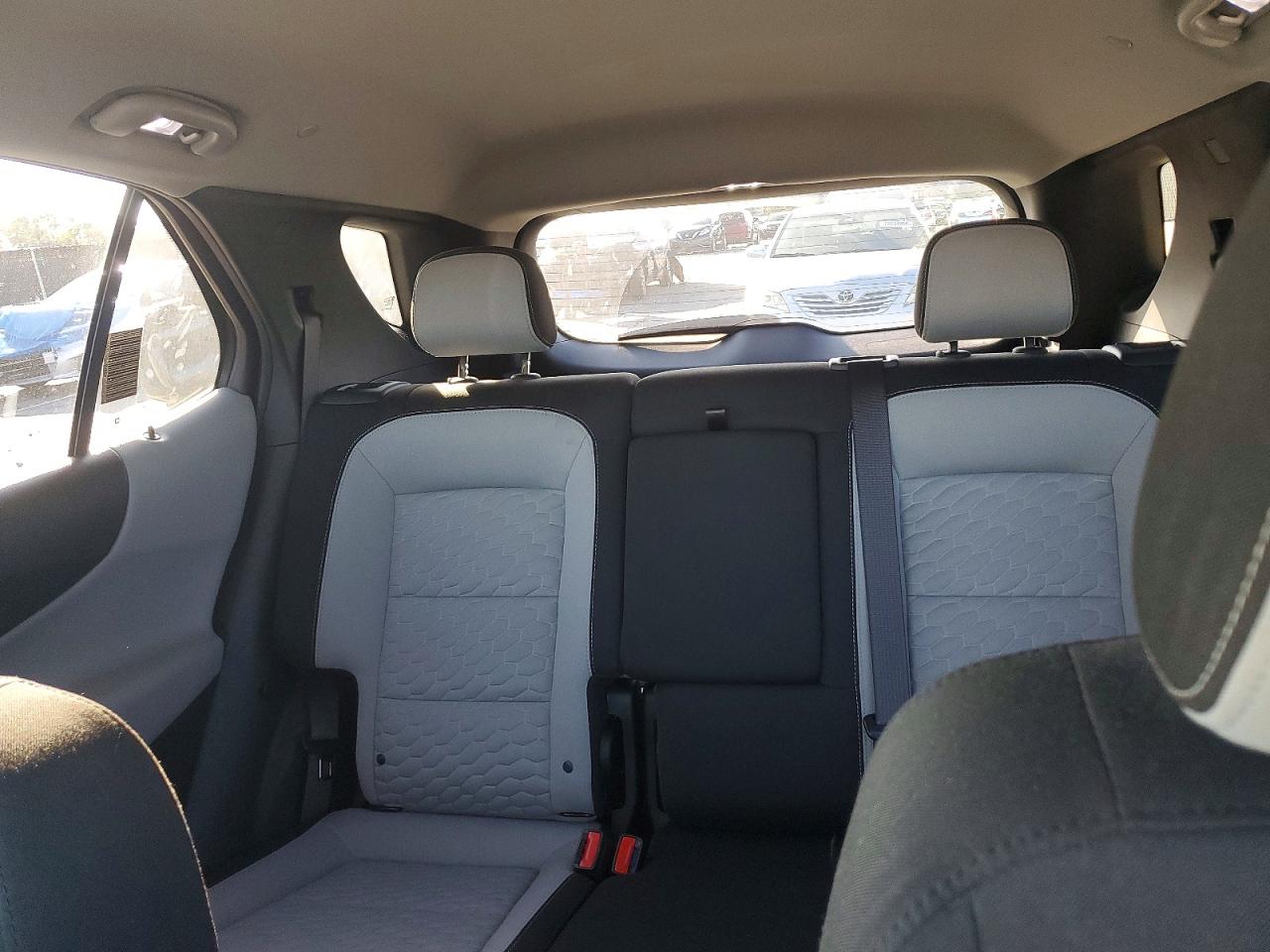 2021 CHEVROLET EQUINOX LS photo 10