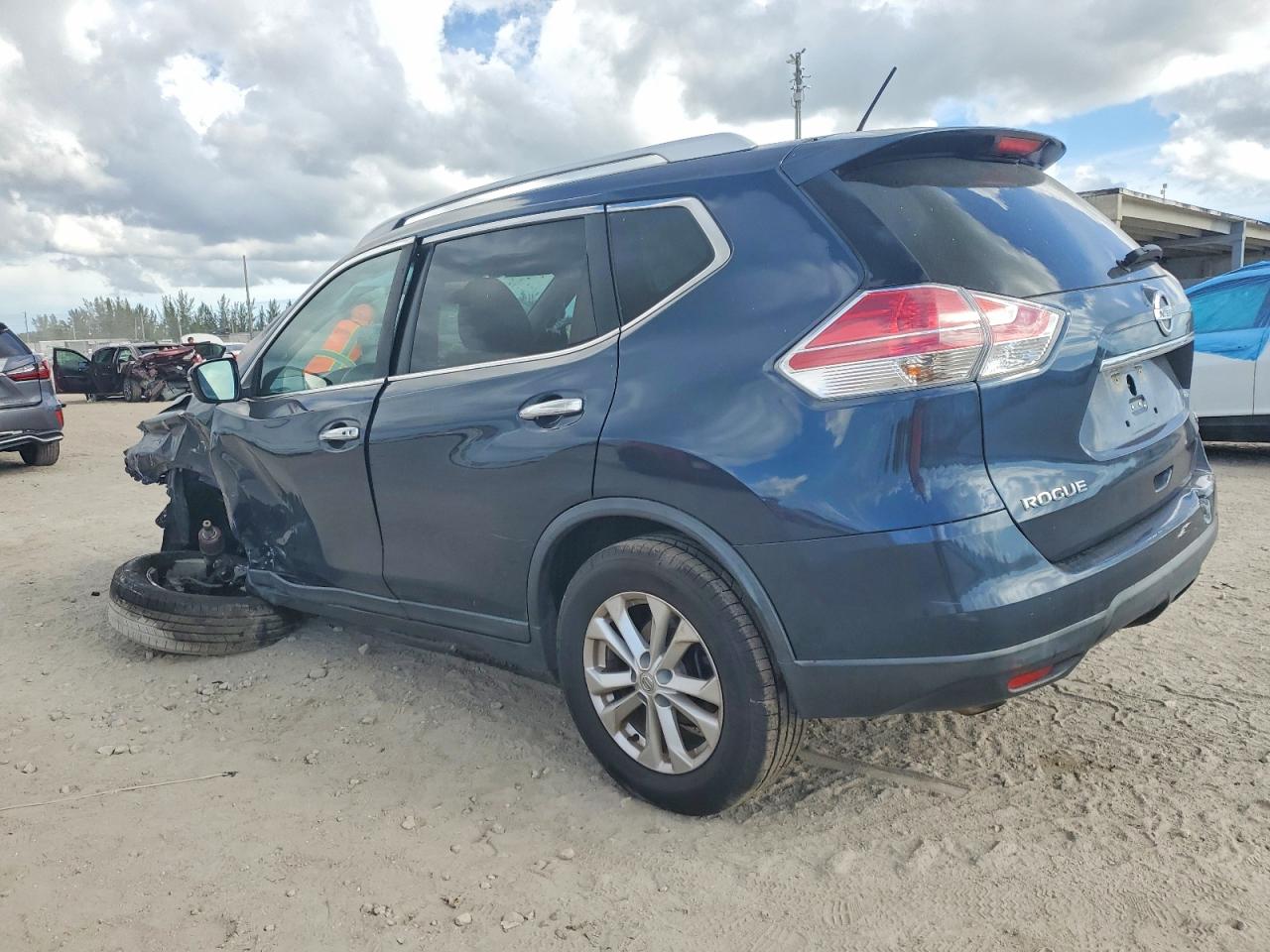 2016 NISSAN ROGUE S photo 3