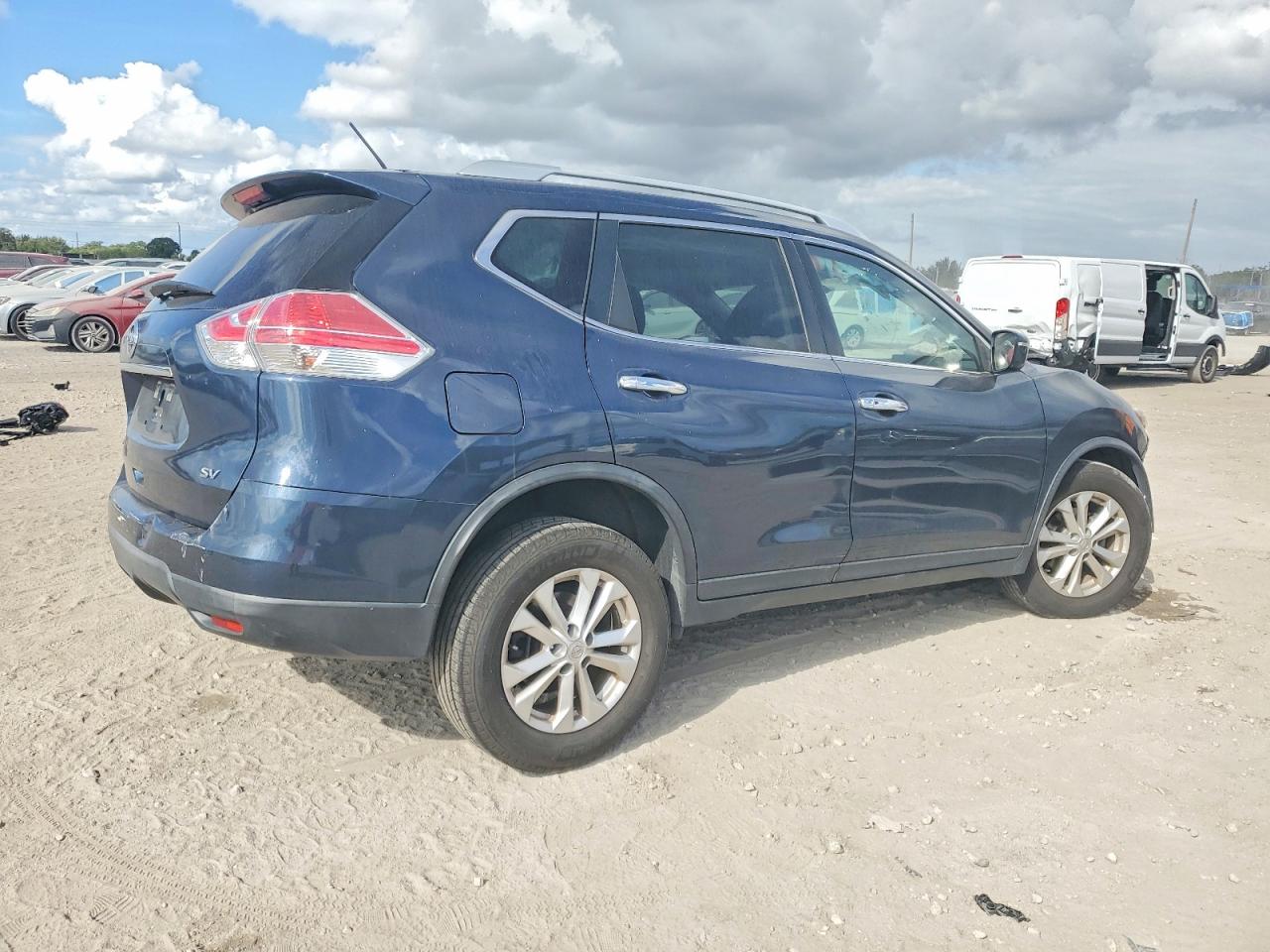 2016 NISSAN ROGUE S photo 5