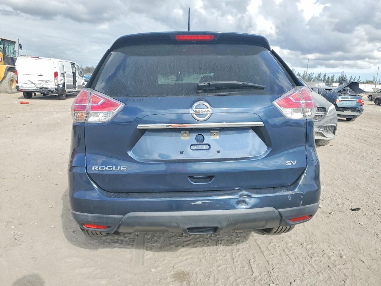2016 NISSAN ROGUE S photo 11