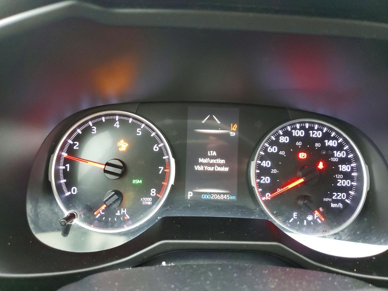 2019 TOYOTA RAV4 LE photo 9