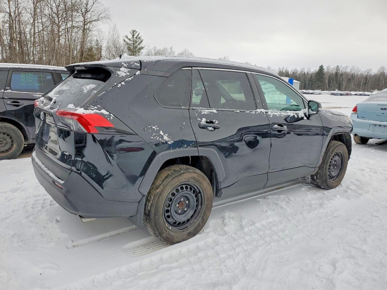2019 TOYOTA RAV4 LE photo 3