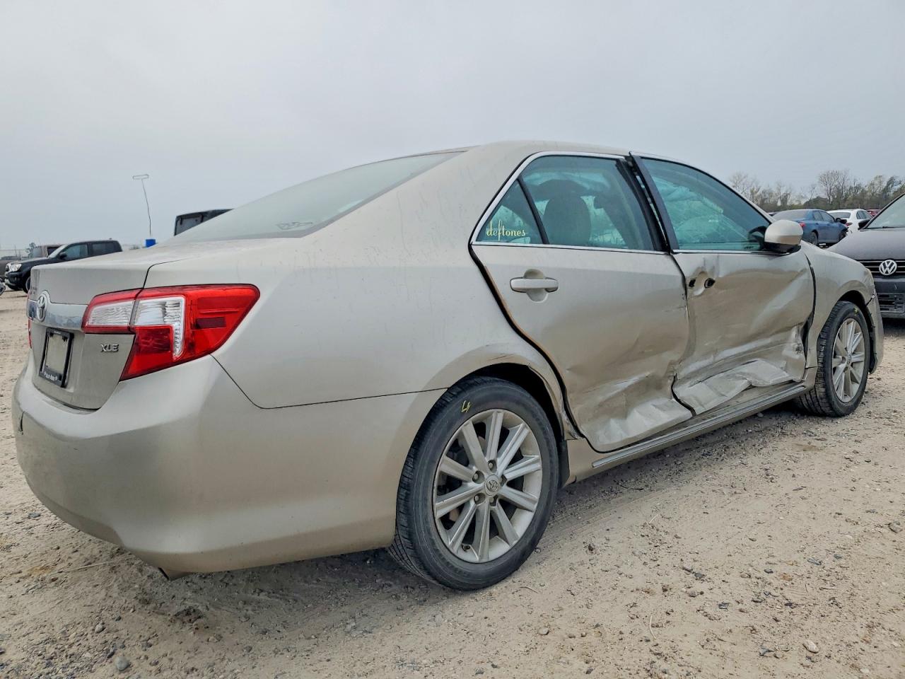 2013 TOYOTA CAMRY L photo 3
