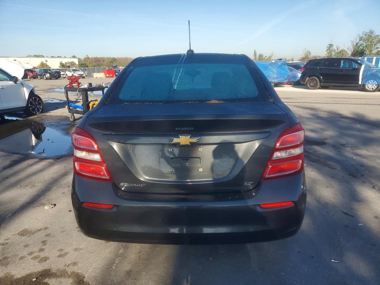 2017 CHEVROLET SONIC LT photo 6