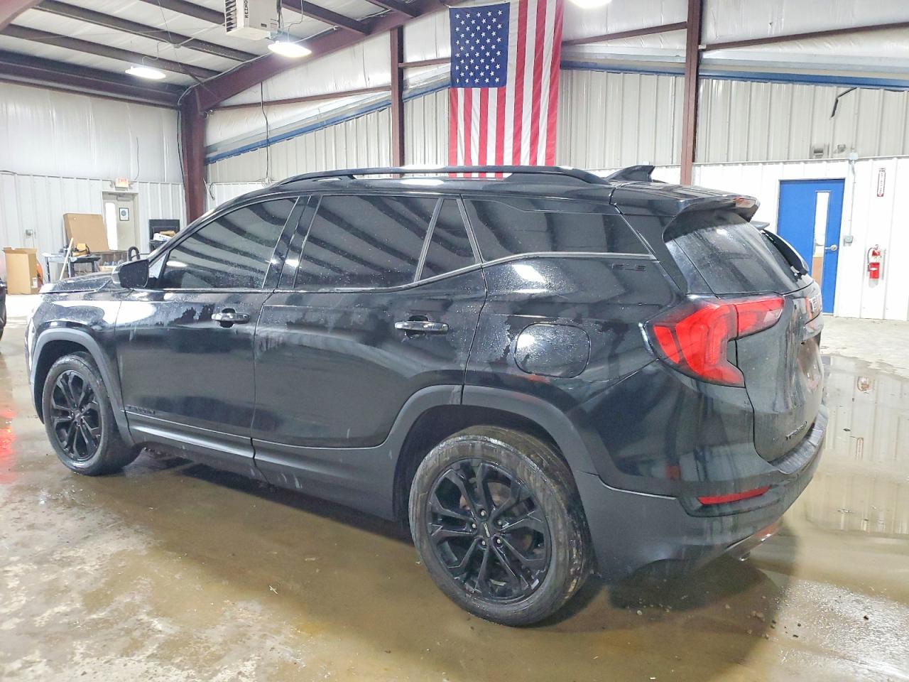 2020 GMC TERRAIN SLE photo 2