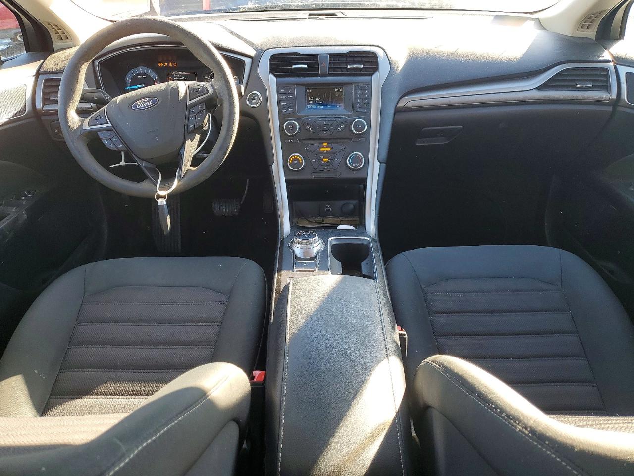 2018 FORD FUSION SE photo 8