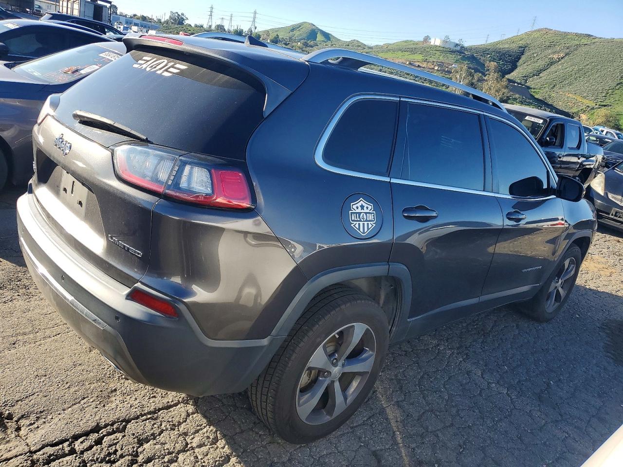 2019 JEEP CHEROKEE LIMITED photo 3