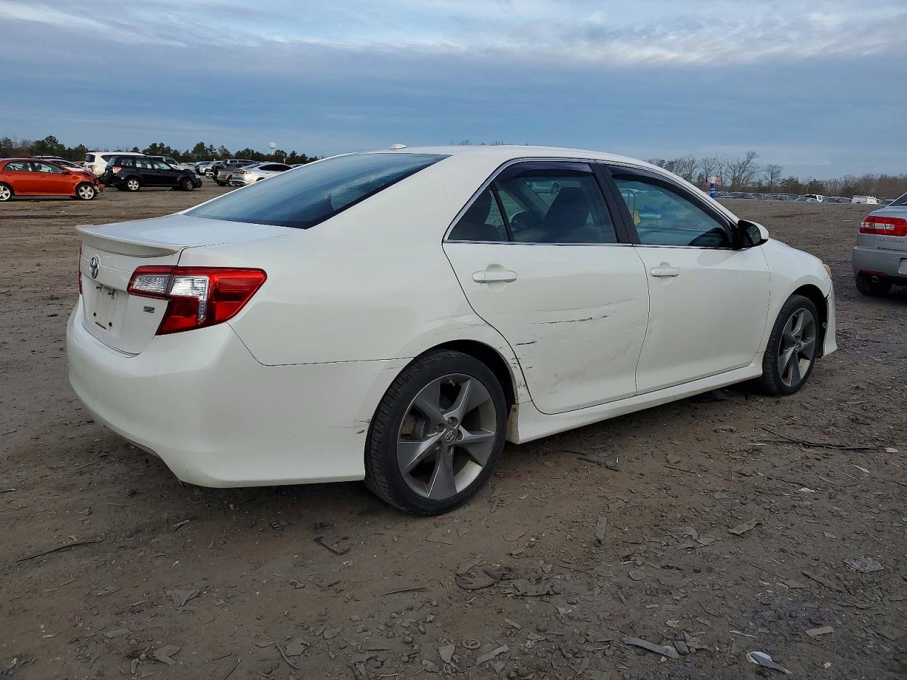 2012 TOYOTA CAMRY BASE photo 3