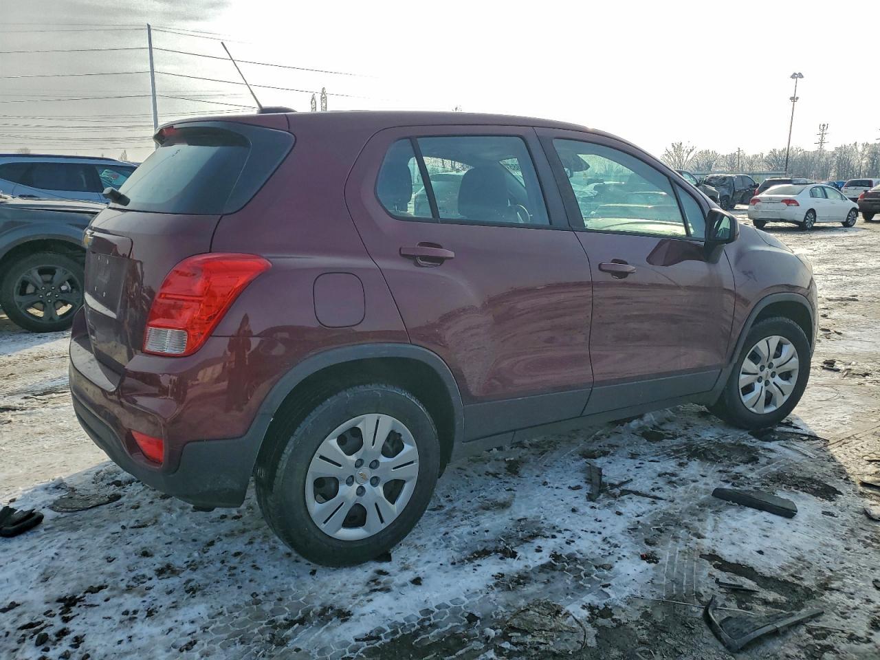2017 CHEVROLET TRAX LS photo 3