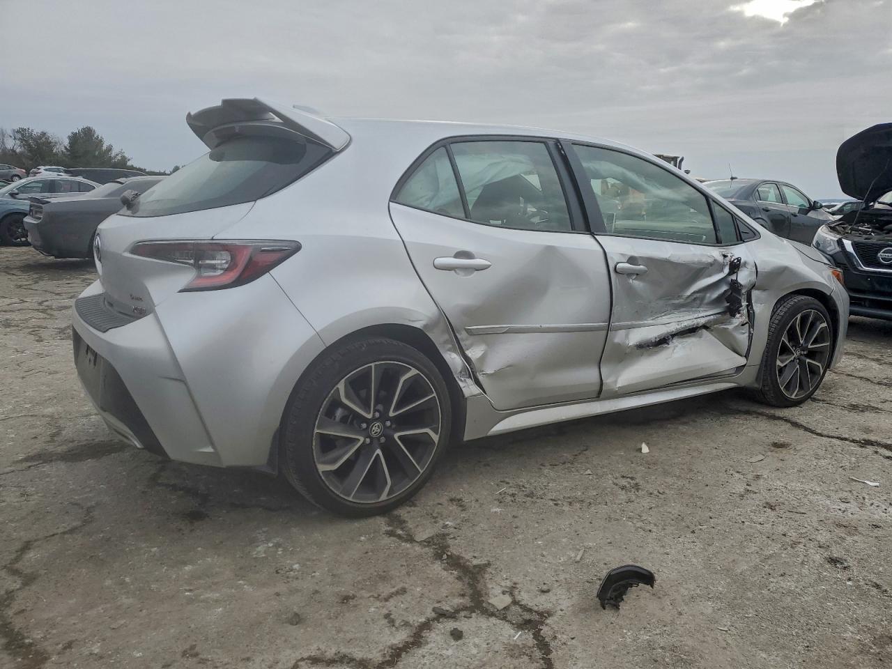 2019 TOYOTA COROLLA SE photo 3