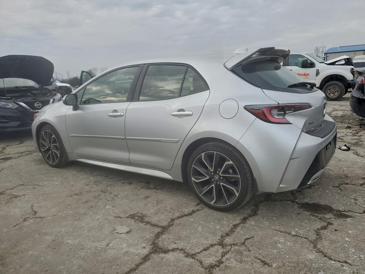 2019 TOYOTA COROLLA SE photo 2