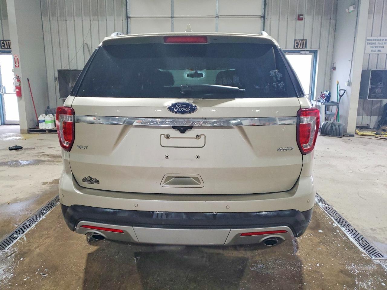 2017 FORD EXPLORER XLT photo 6