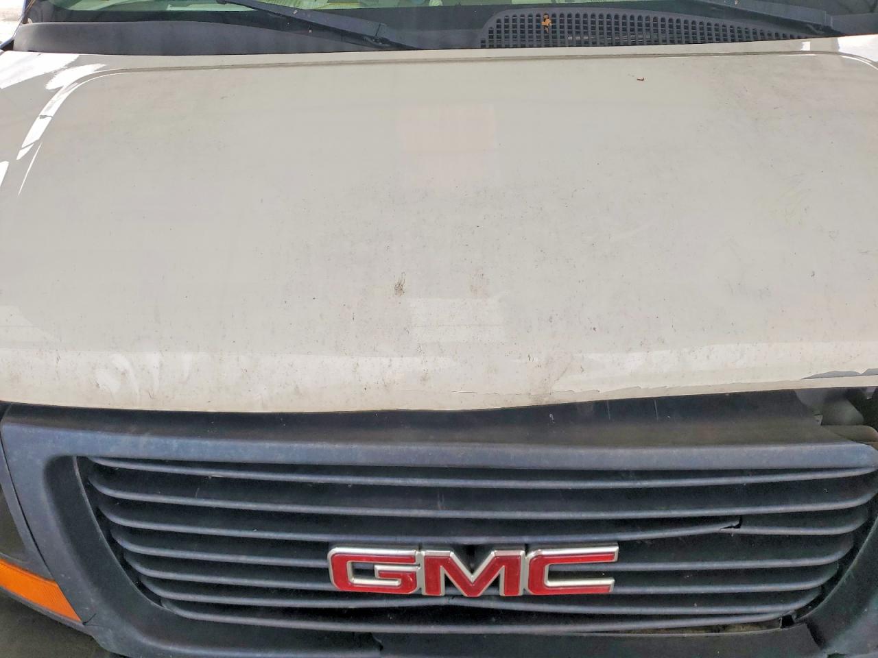 2016 GMC SAVANA G2500 photo 11