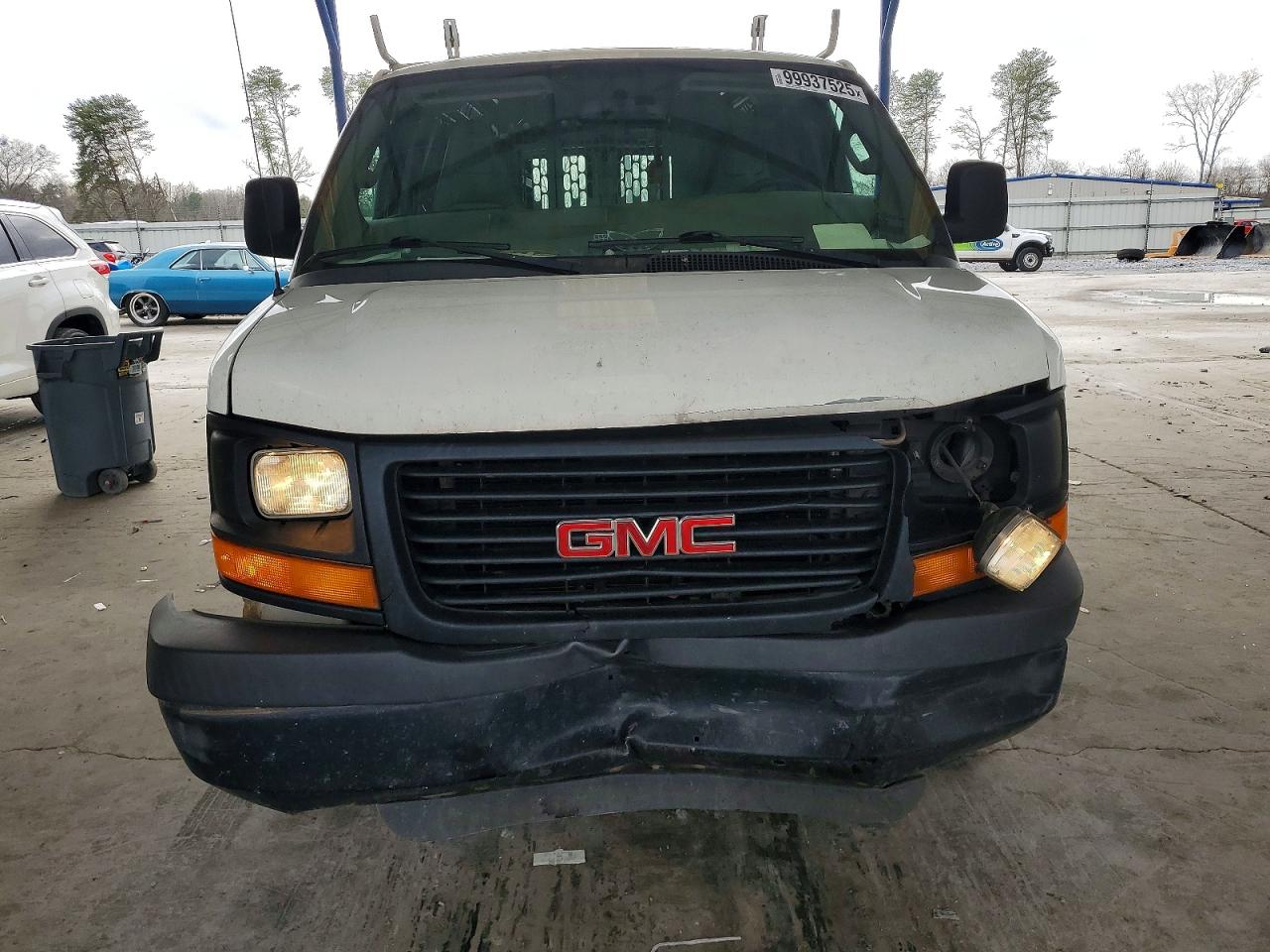 2016 GMC SAVANA G2500 photo 5