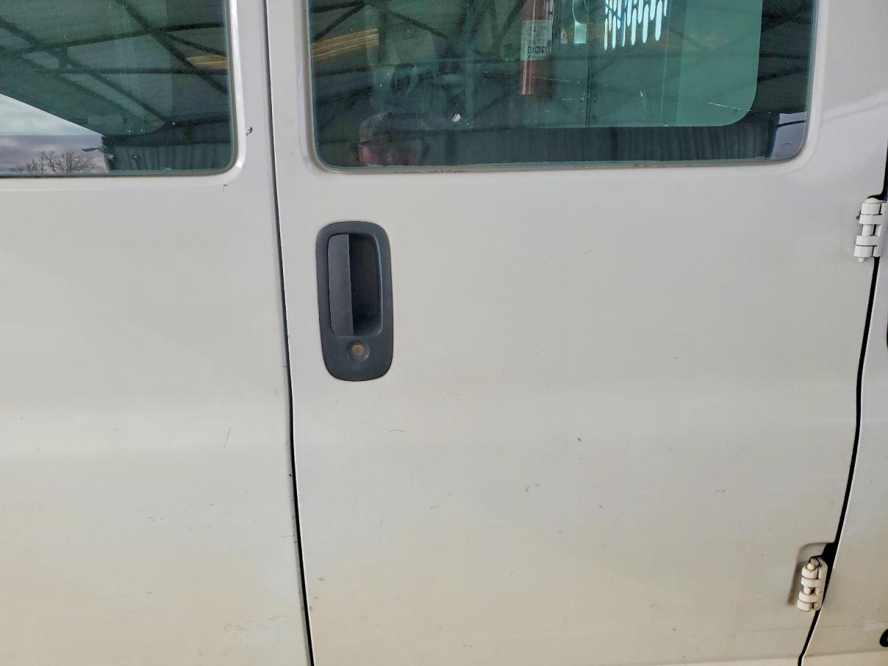 2016 GMC SAVANA G2500 photo 10