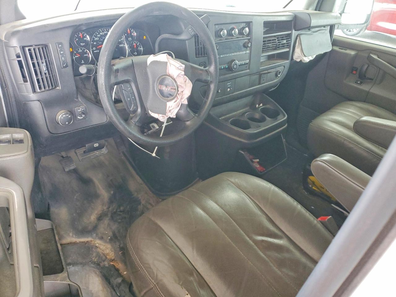 2016 GMC SAVANA G2500 photo 8