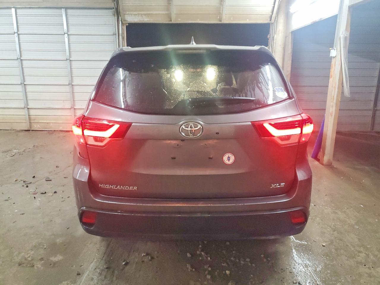2019 TOYOTA HIGHLANDER SE photo 6