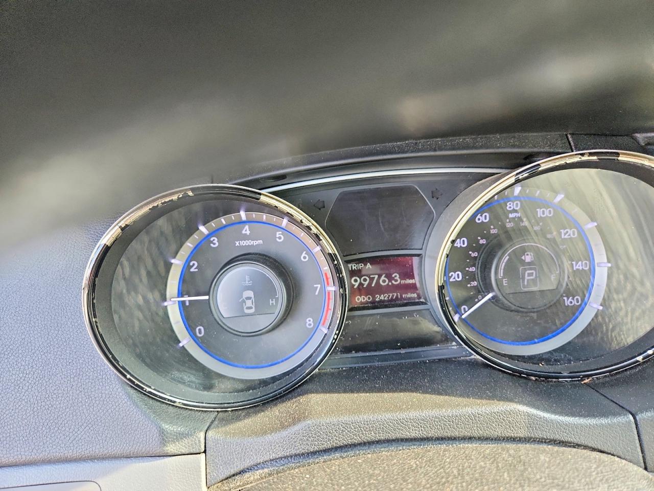 2013 HYUNDAI SONATA GLS photo 9