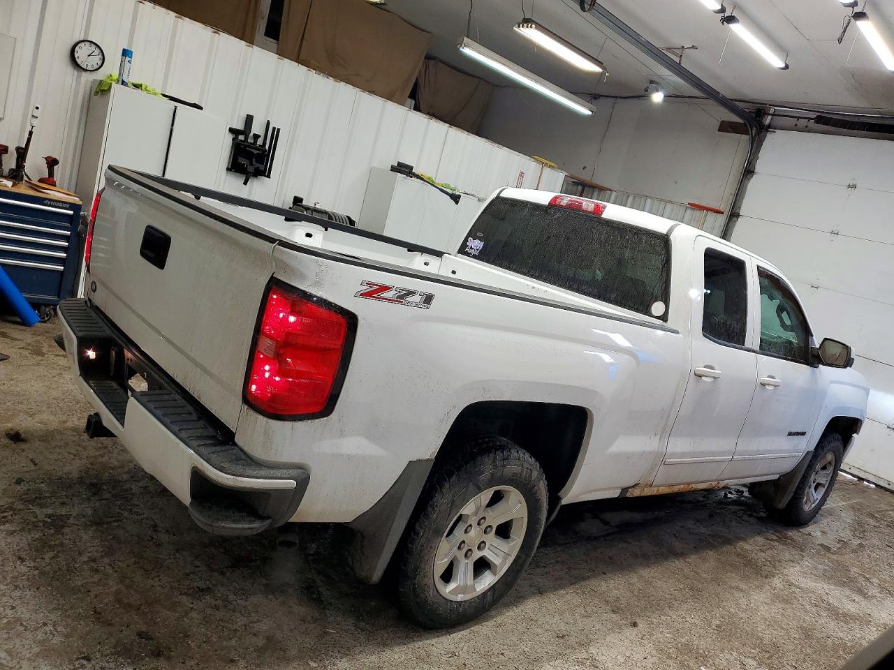 2016 CHEVROLET SILVERADO K1500 LT photo 3