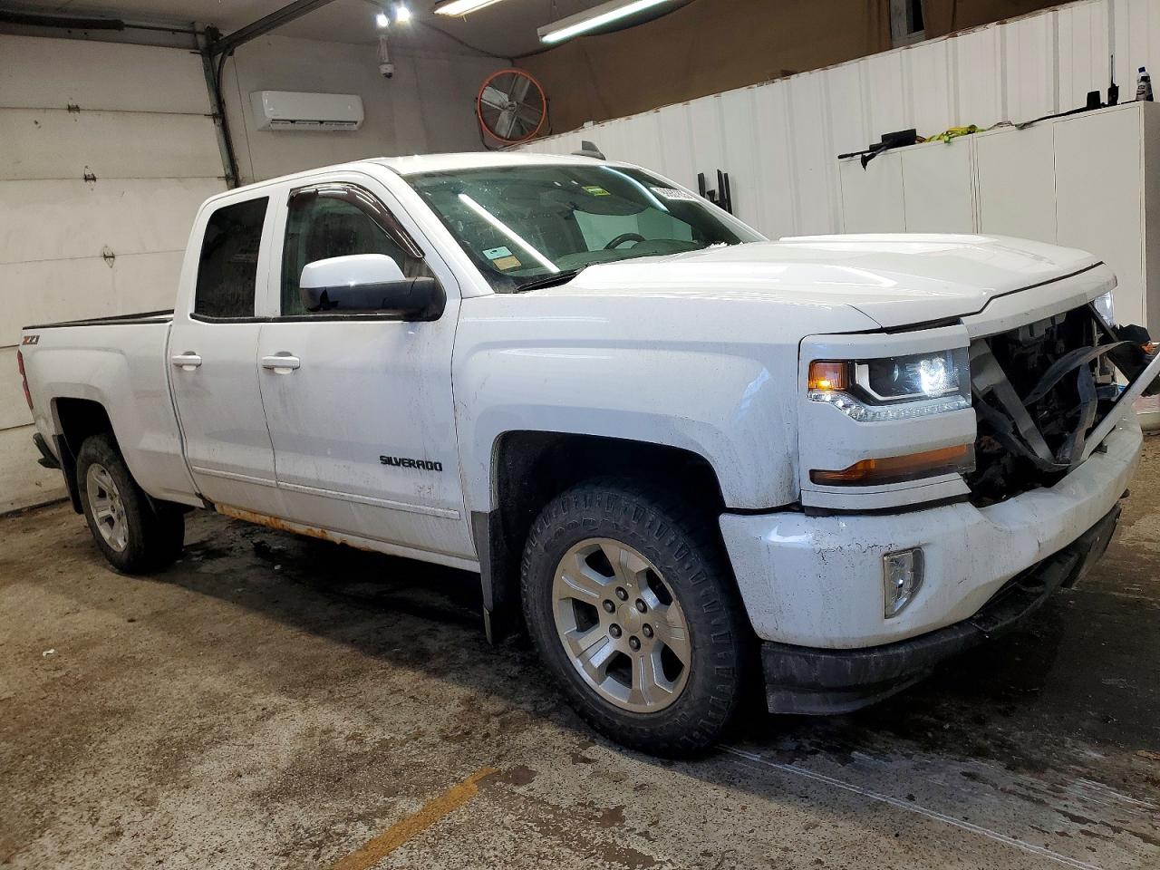 2016 CHEVROLET SILVERADO K1500 LT photo 4