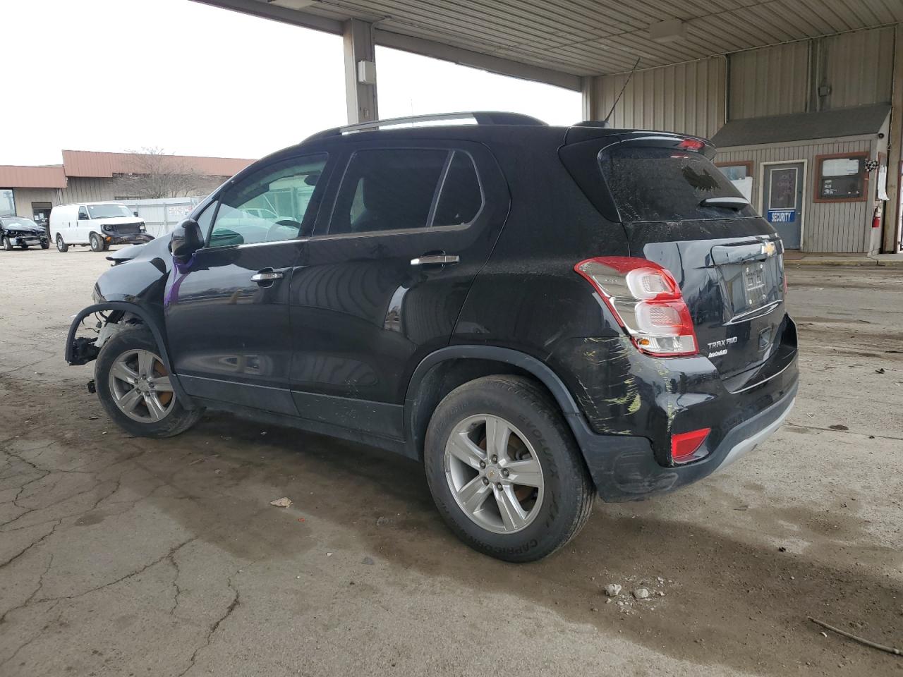 2019 CHEVROLET TRAX 1LT photo 2