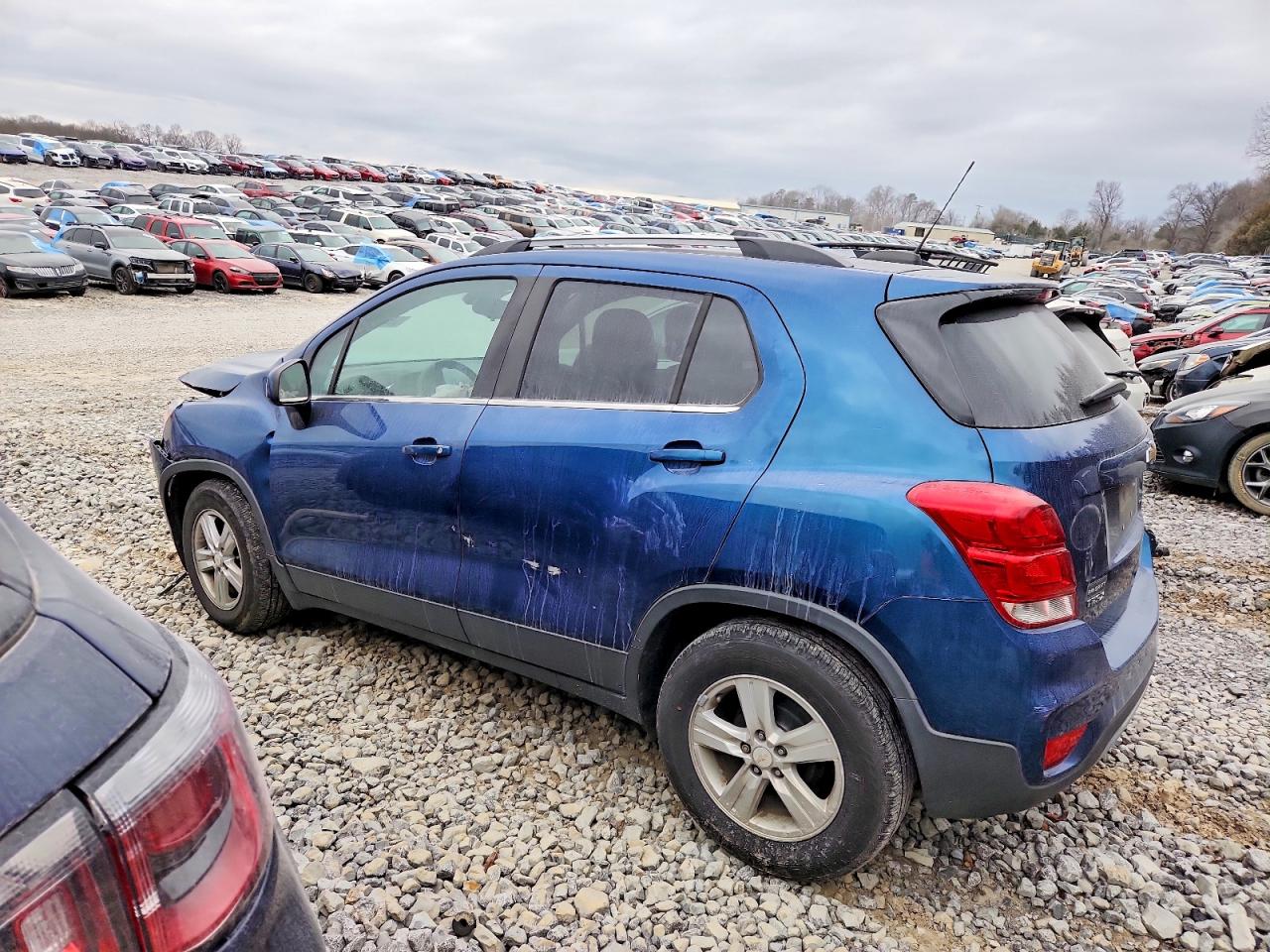 2020 CHEVROLET TRAX 1LT photo 2