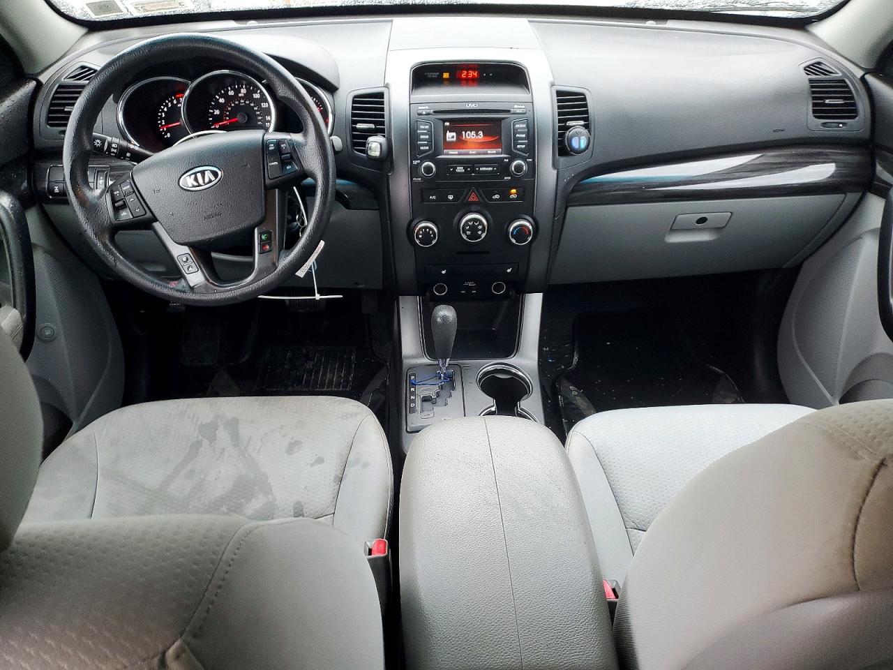 2013 KIA SORENTO LX photo 8
