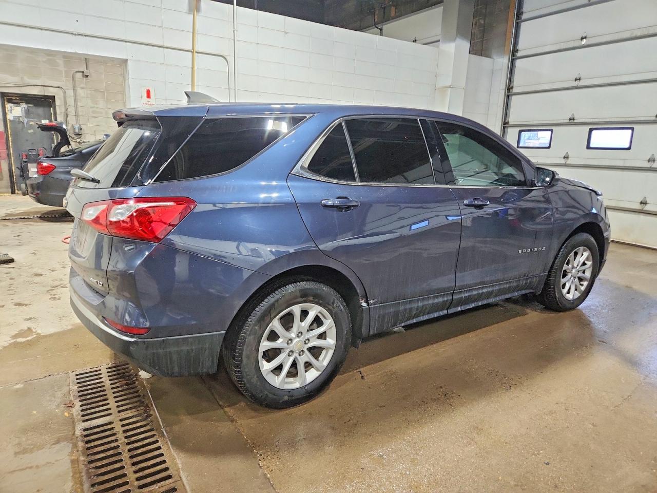 2018 CHEVROLET EQUINOX LT photo 3