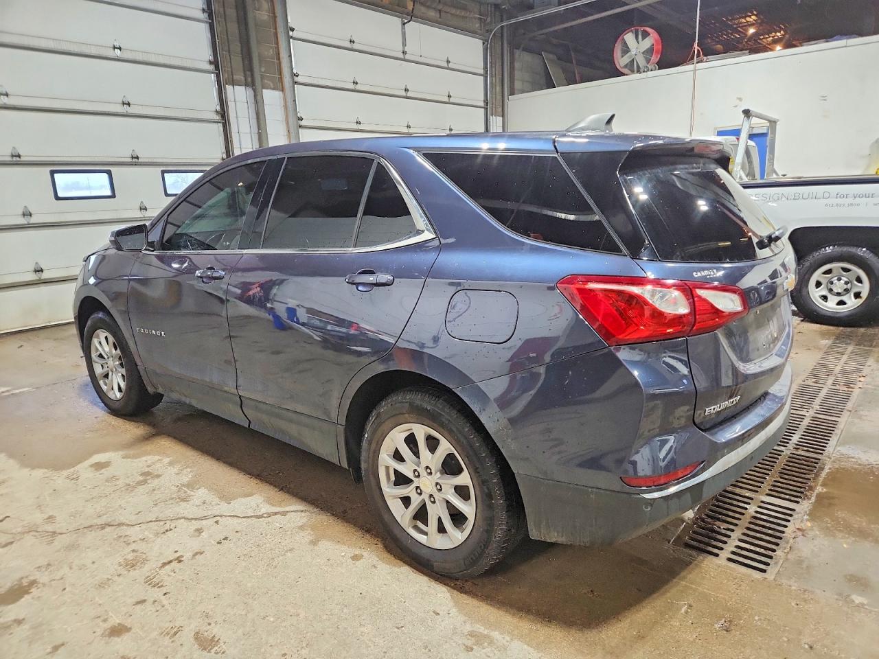 2018 CHEVROLET EQUINOX LT photo 2