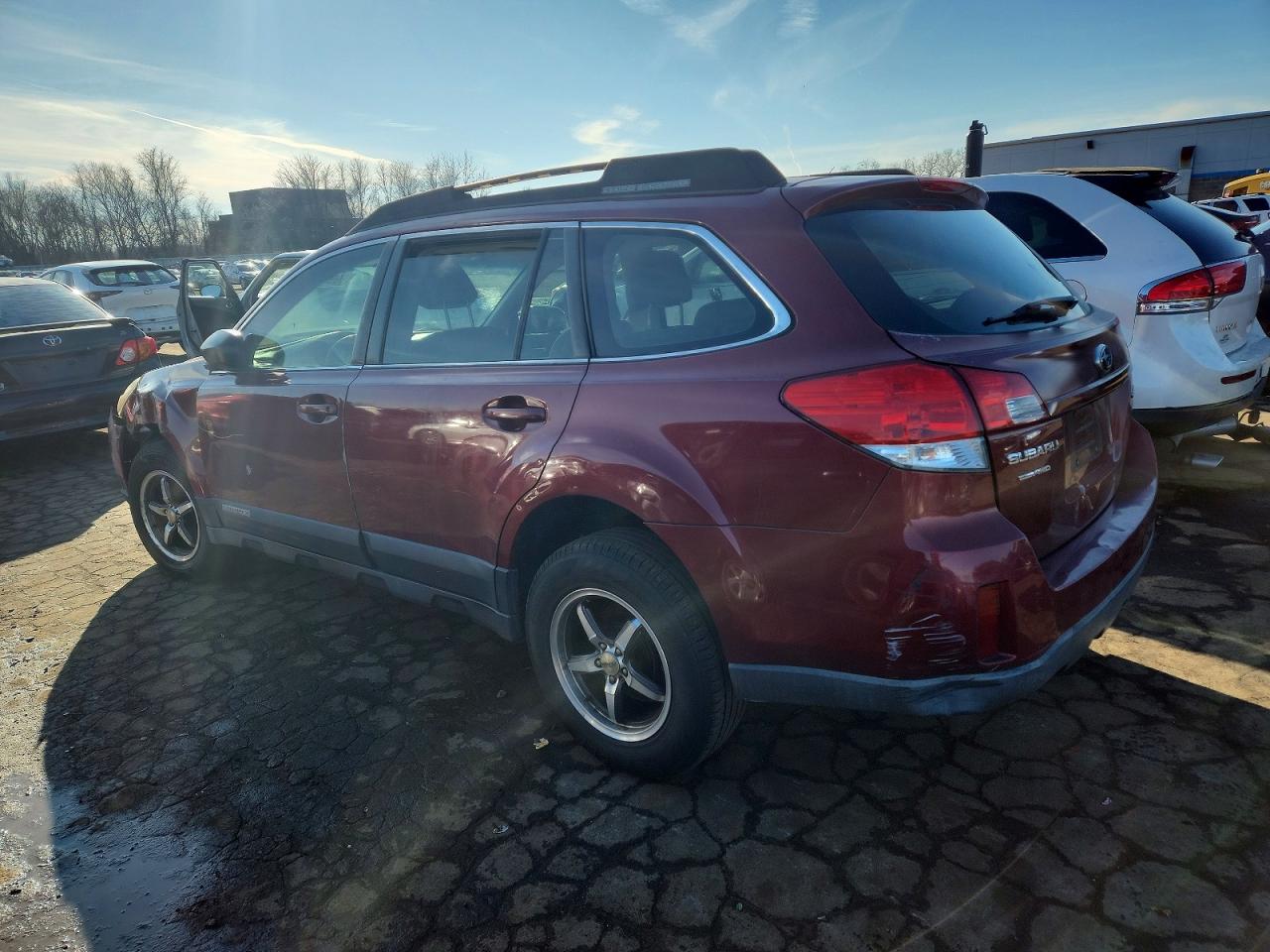 2011 SUBARU OUTBACK 2.5I photo 2