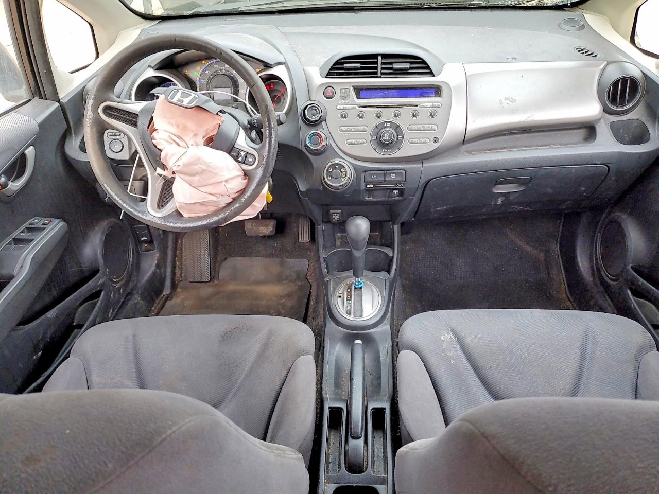 2013 HONDA FIT photo 8
