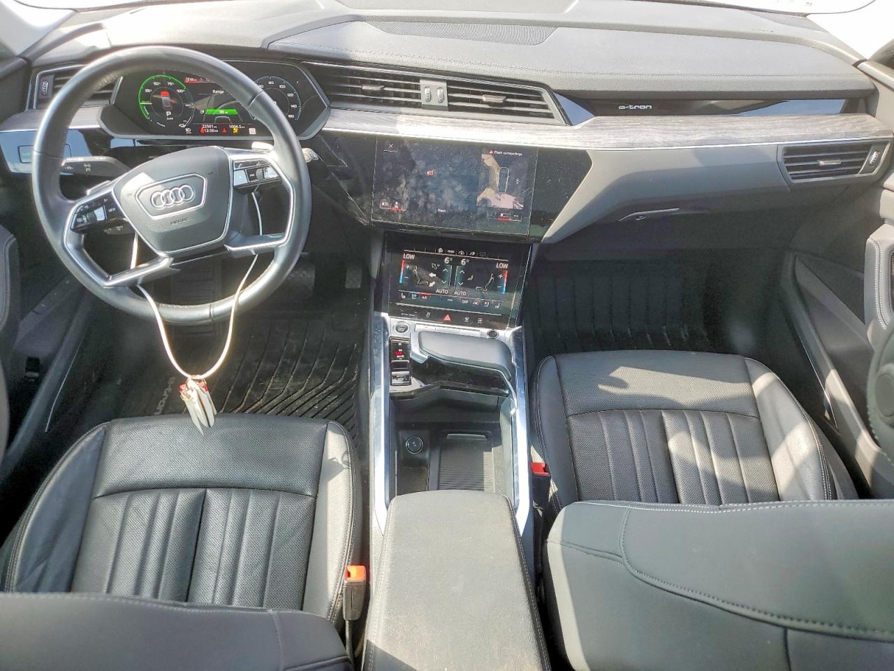 2022 AUDI E-TRON PREMIUM PLUS photo 8