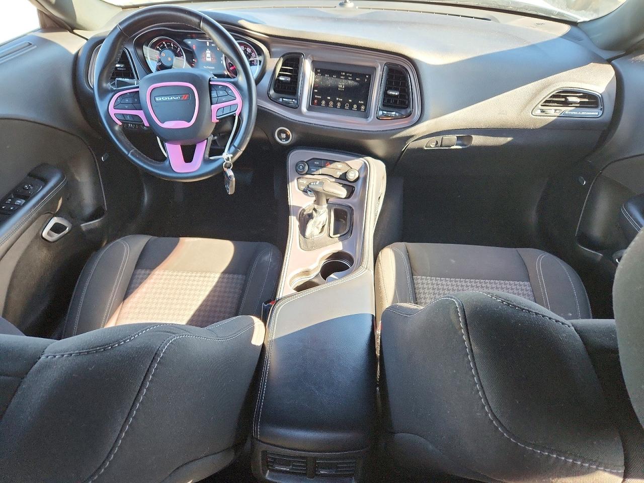 2023 DODGE CHALLENGER SXT photo 8