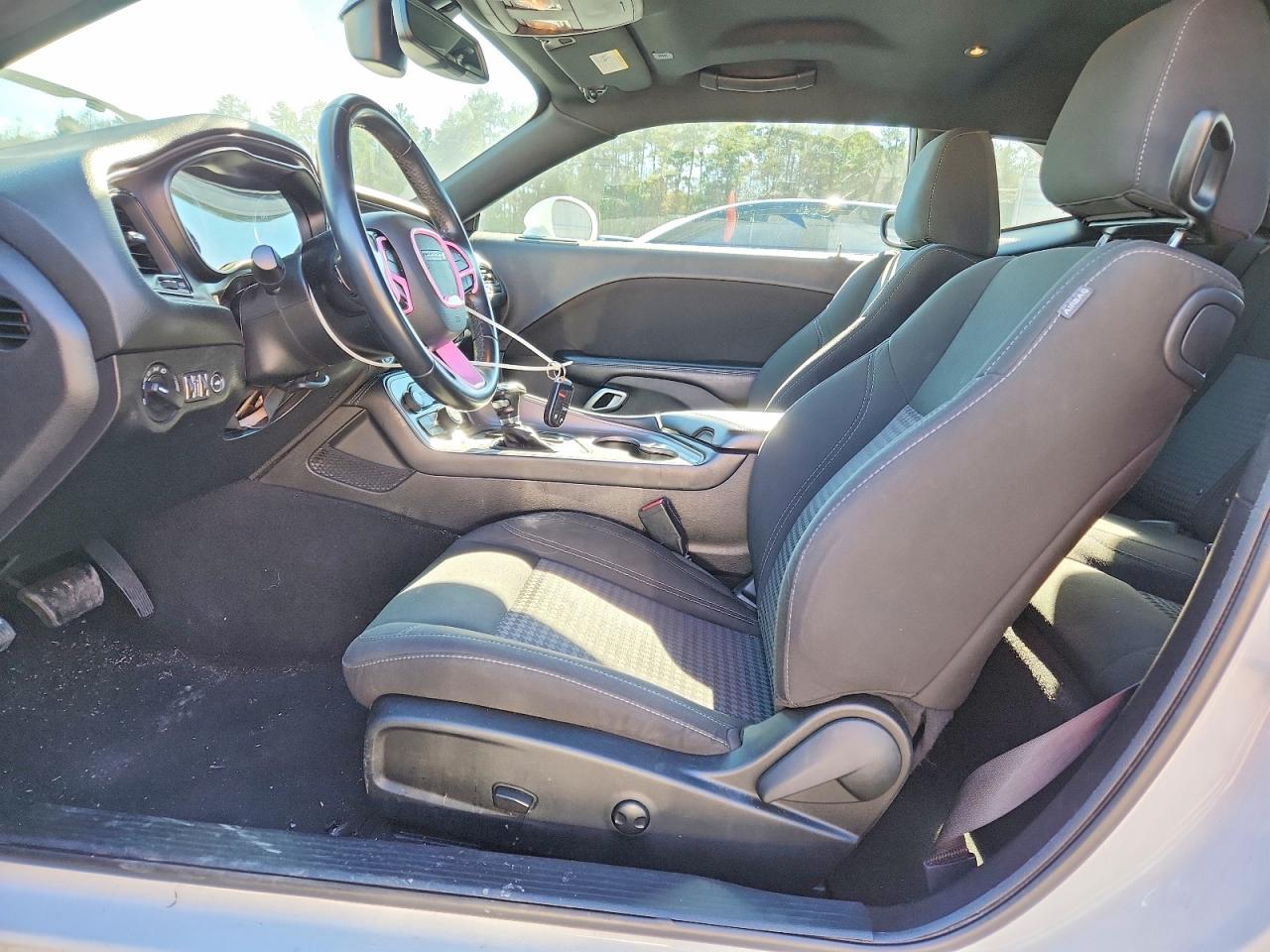 2023 DODGE CHALLENGER SXT photo 7