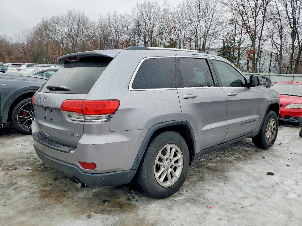 2018 JEEP GRAND CHEROKEE LAREDO photo 3