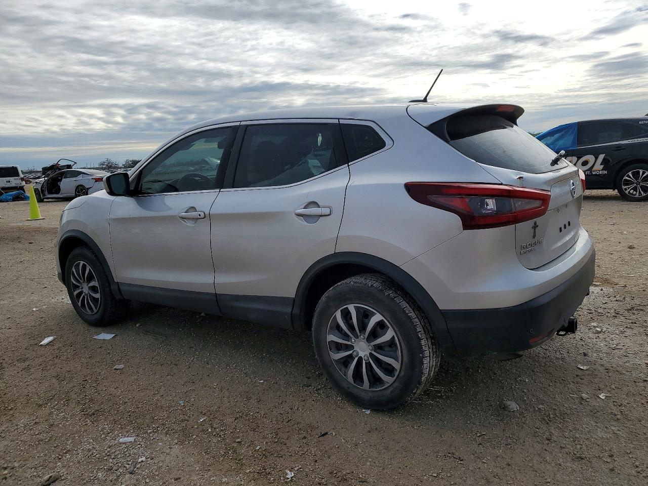 2020 NISSAN ROGUE SPORT S photo 2