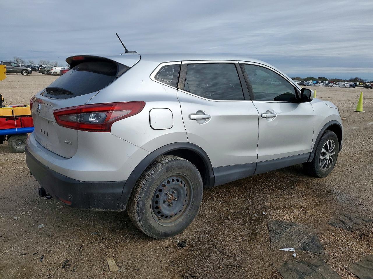 2020 NISSAN ROGUE SPORT S photo 3