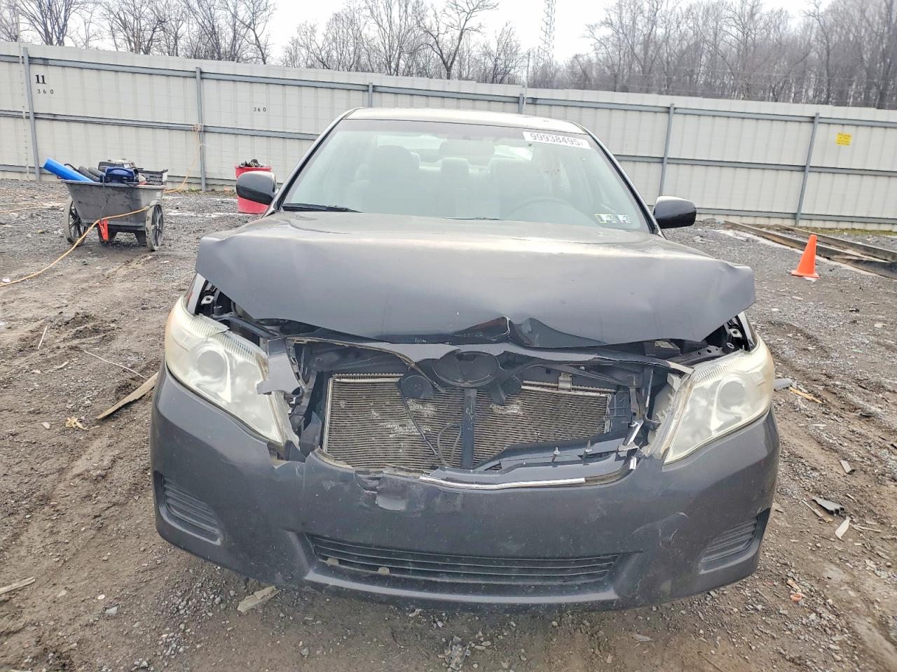 2011 TOYOTA CAMRY BASE photo 5