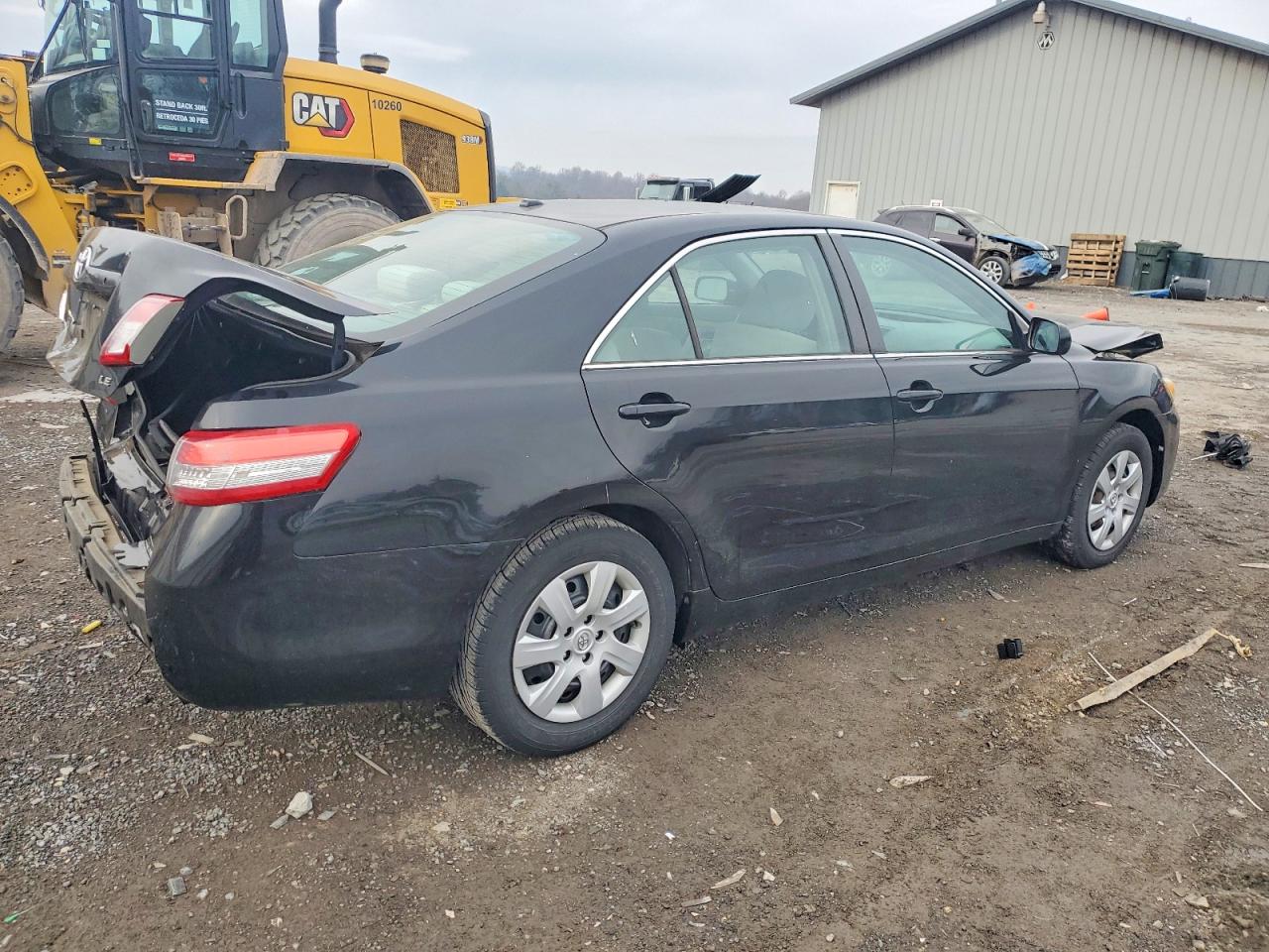 2011 TOYOTA CAMRY BASE photo 3
