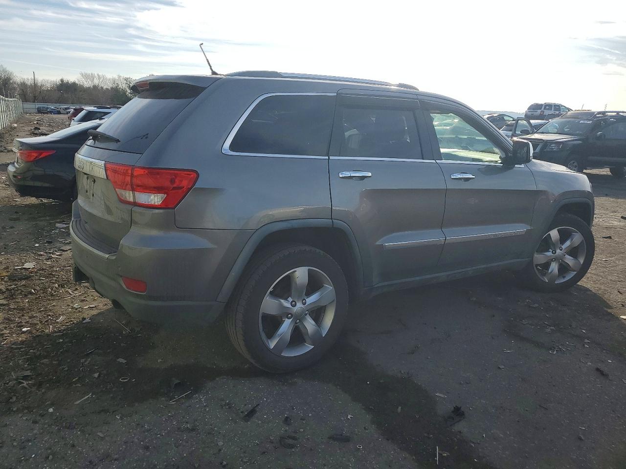 2012 JEEP GRAND CHEROKEE LIMITED photo 3