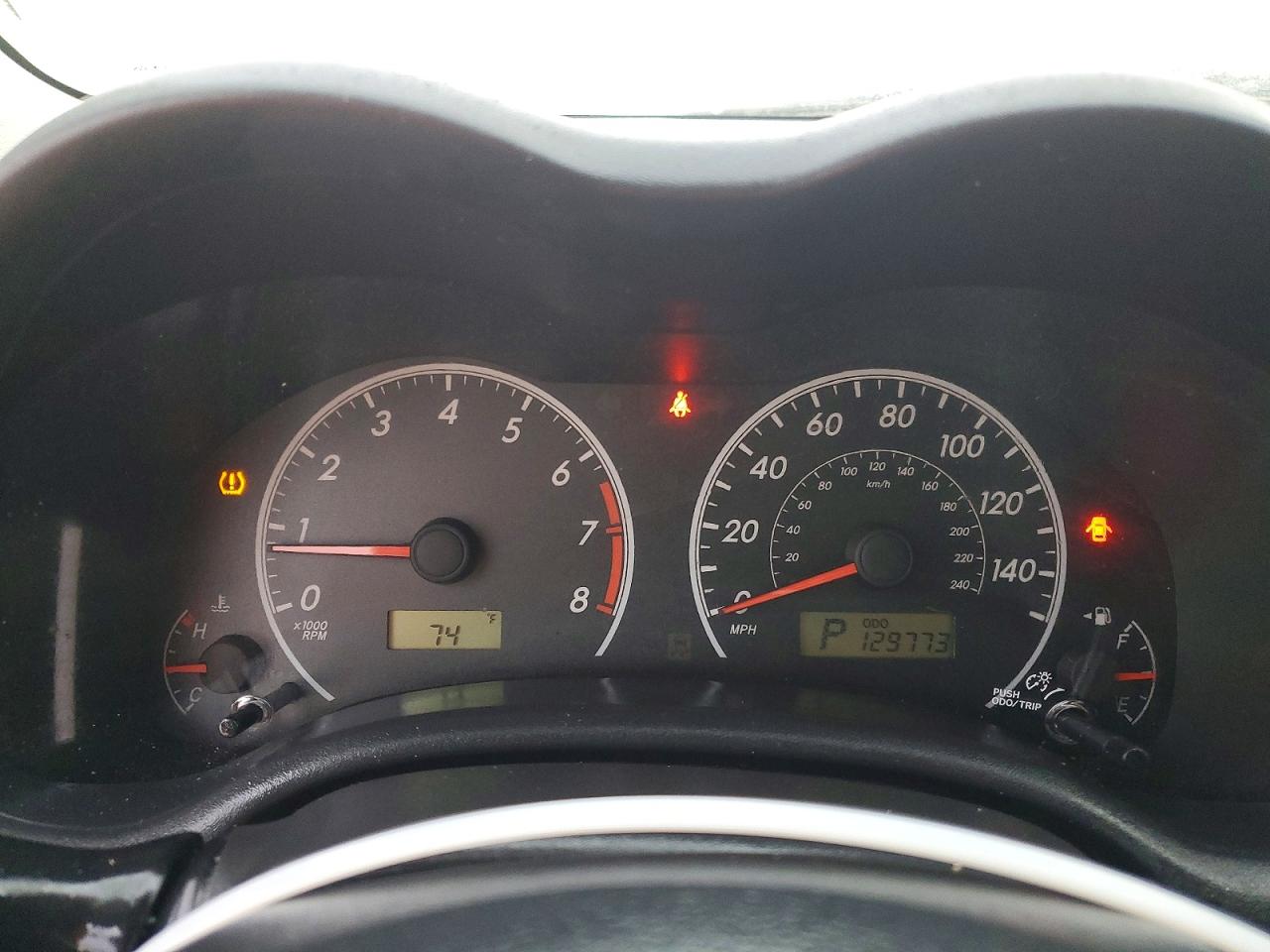 2013 TOYOTA COROLLA LE photo 9