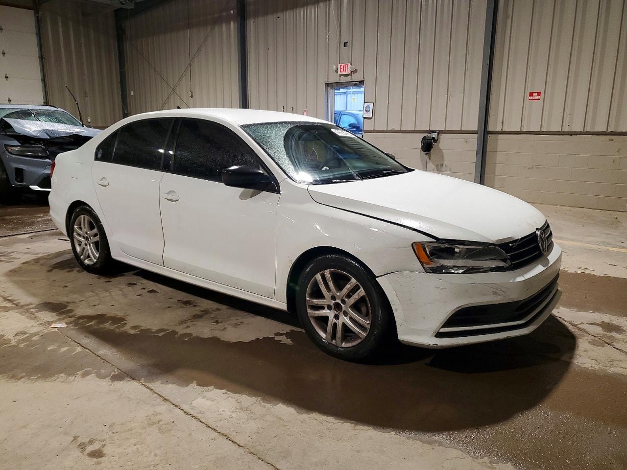 2015 VOLKSWAGEN JETTA BASE photo 4