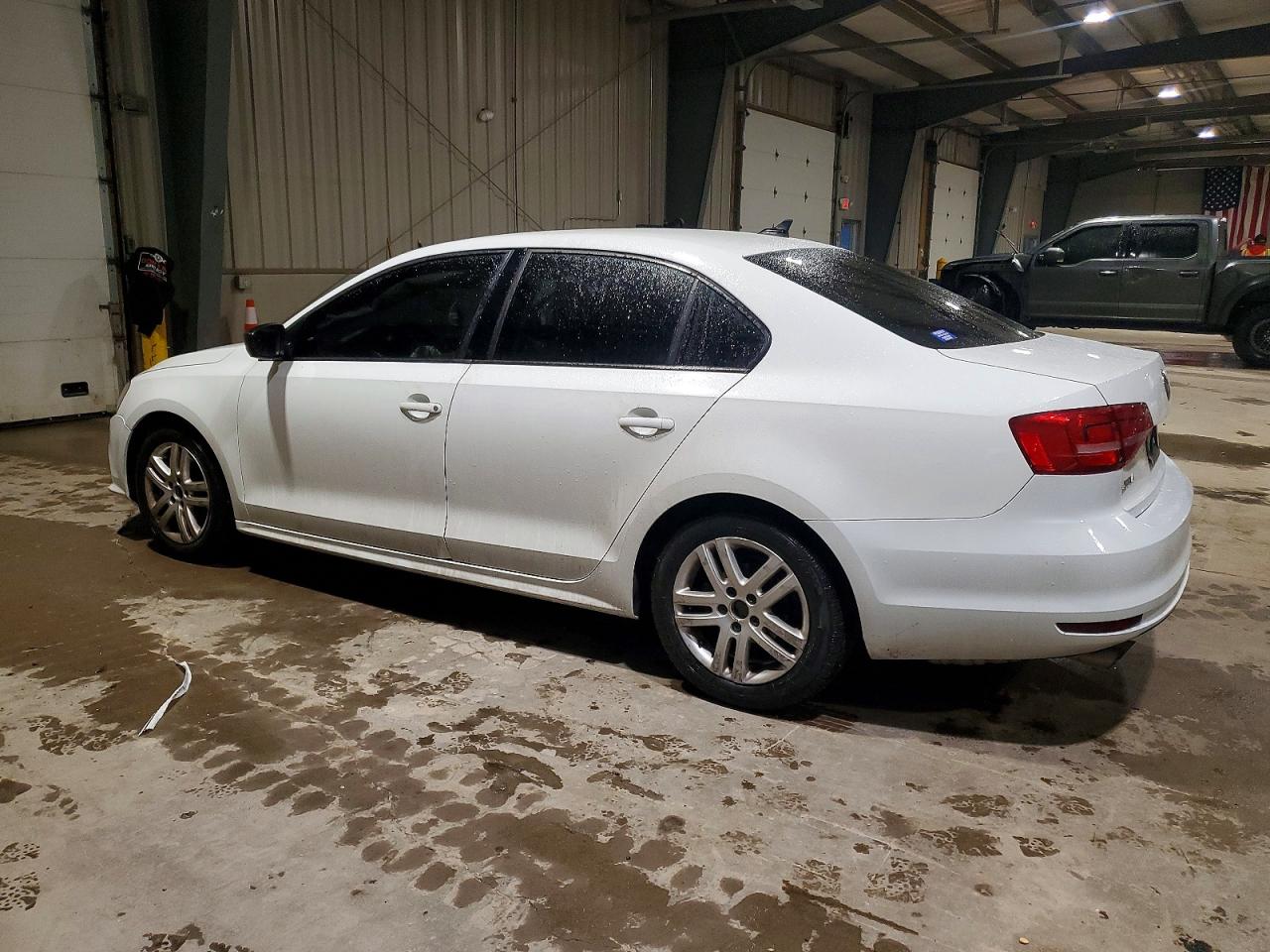2015 VOLKSWAGEN JETTA BASE photo 2