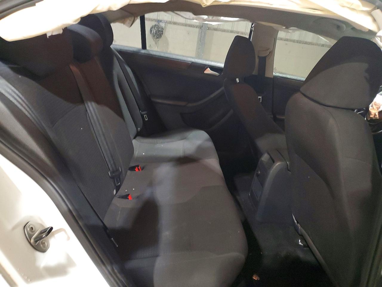 2015 VOLKSWAGEN JETTA BASE photo 10