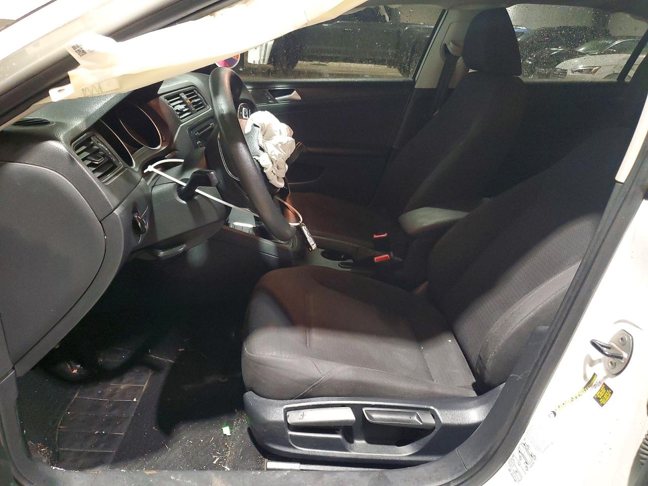 2015 VOLKSWAGEN JETTA BASE photo 7