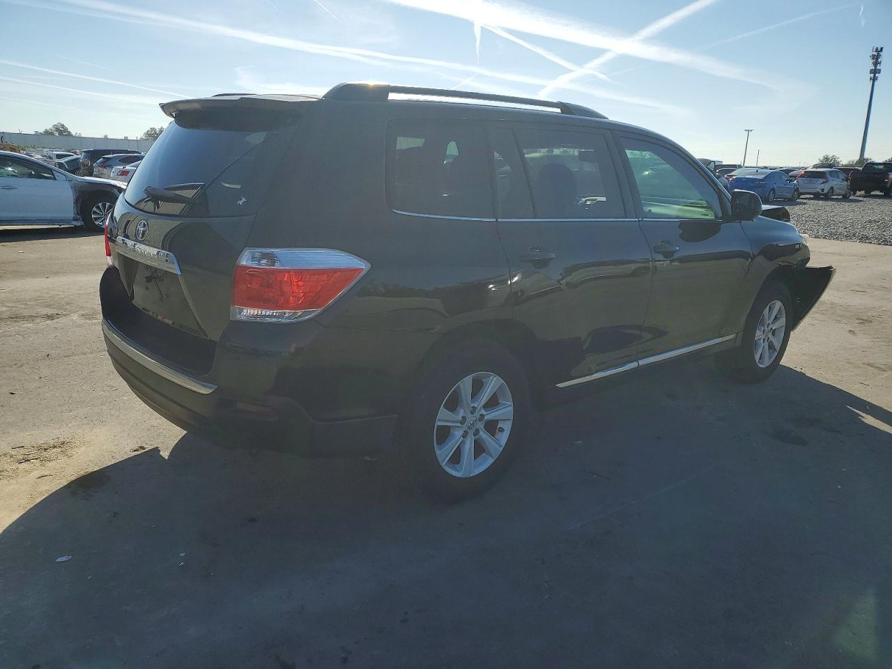 2013 TOYOTA HIGHLANDER BASE photo 3