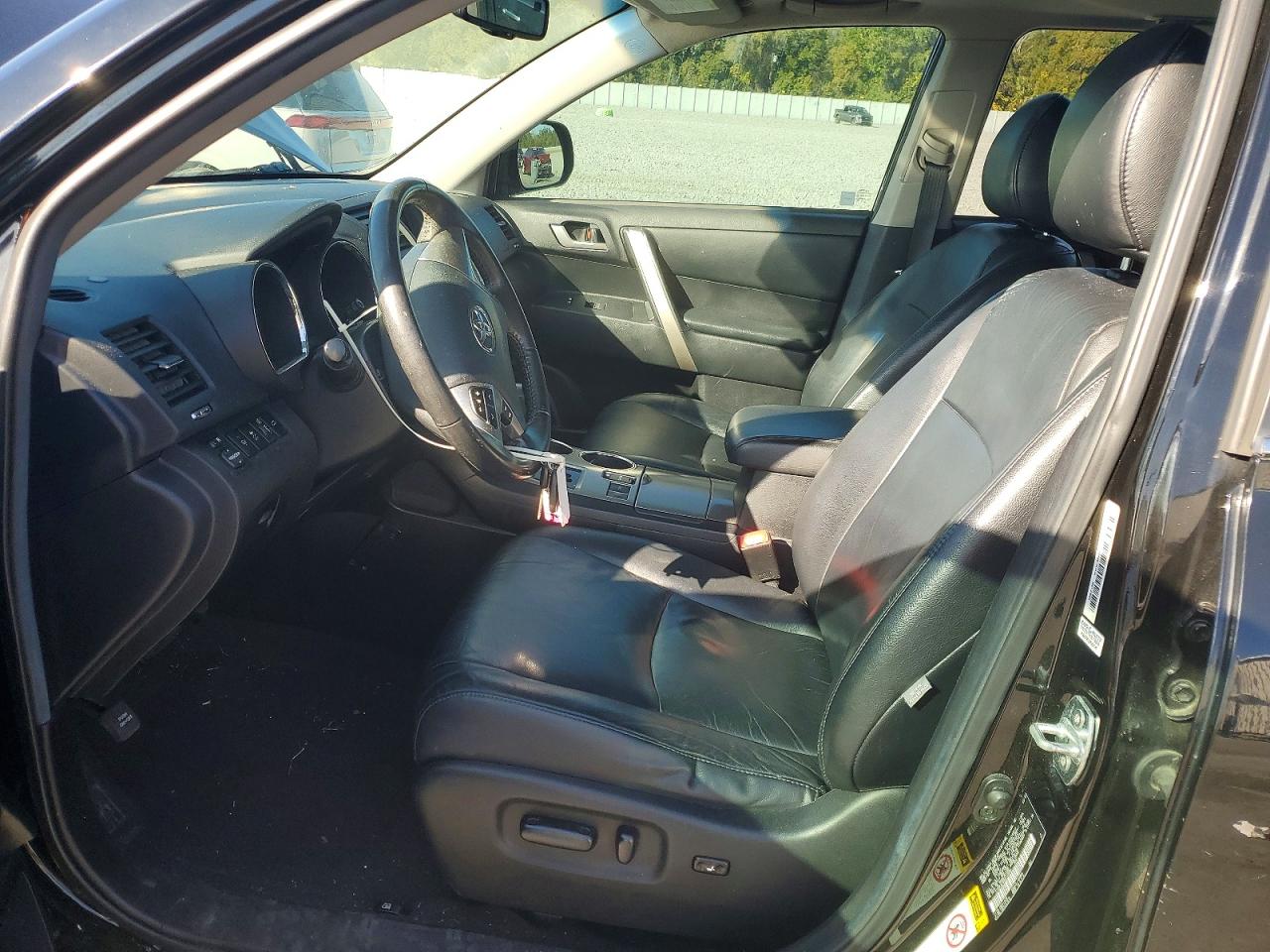 2013 TOYOTA HIGHLANDER BASE photo 7