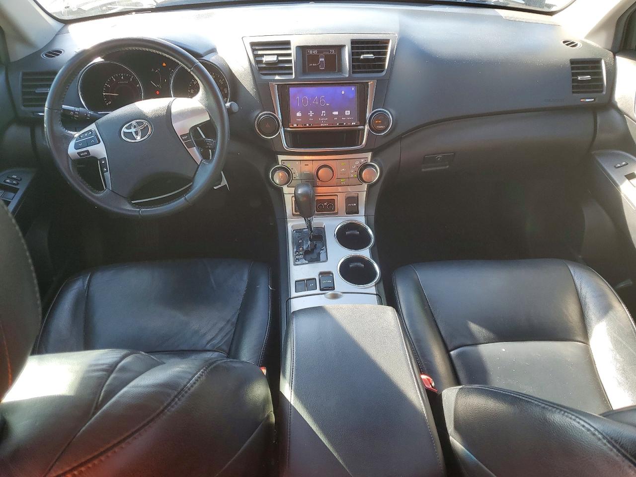 2013 TOYOTA HIGHLANDER BASE photo 8